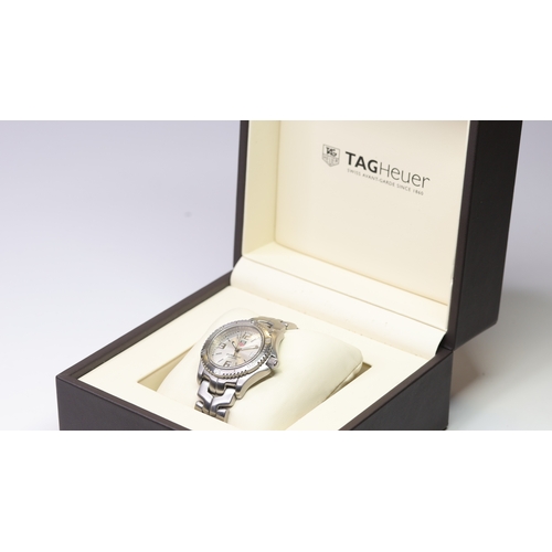 102 - Brand: Tag Heuer
 Model Name: Link 
 Reference: WT1112
 Box: inner box
 Dial shape: Circular
 Dial c... 