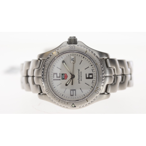 102 - Brand: Tag Heuer
 Model Name: Link 
 Reference: WT1112
 Box: inner box
 Dial shape: Circular
 Dial c... 