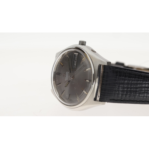 14 - Brand: Omega
 Model Name: Quartz 
 Movement: Quartz
 Dial shape: Circular
 Dial colour: Silver
 Dial... 