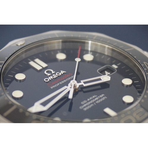 20 - Brand: Omega
 Model Name: Seamaster 300 M 
 Reference: 212.30.41.20.03.001
 Movement: Automatic
 Box... 