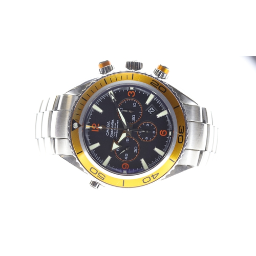 21 - Brand: Omega
 Model Name: Seamaster Planet Ocean 
 Reference: 2218.50.00
 Movement: Automatic
 Year:... 