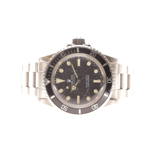 29 - Brand: Rolex
 Model Name: Submariner 
 Reference: 5513
 Year: Circa 1966
 Dial shape: Circular
 Dial... 