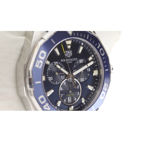 60 - Brand: Tag Heuer
 Model Name: Aquaracer 
 Reference: CAY111B
 Movement: Quartz
 Dial shape: Circular... 