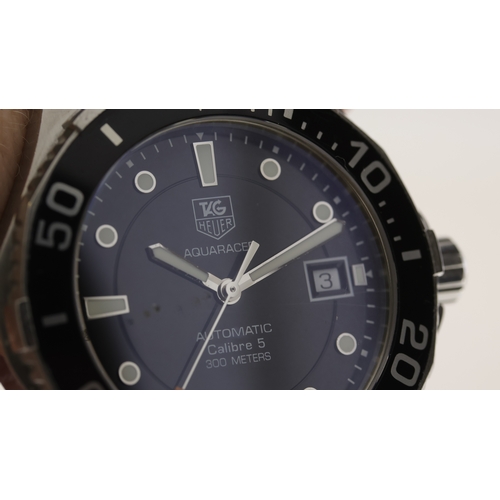 80 - Brand: Tag Heuer
 Model Name: Aquaracer 
 Reference: WAN2110
 Movement: Automatic
 Box: inner box
 D... 