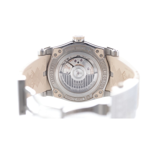 112 - Roger Dubuis Easy Diver Ref 85870 Brand: Roger Dubuis
 Model Name: Easy Diver 
 Reference: 85870
 Mo... 