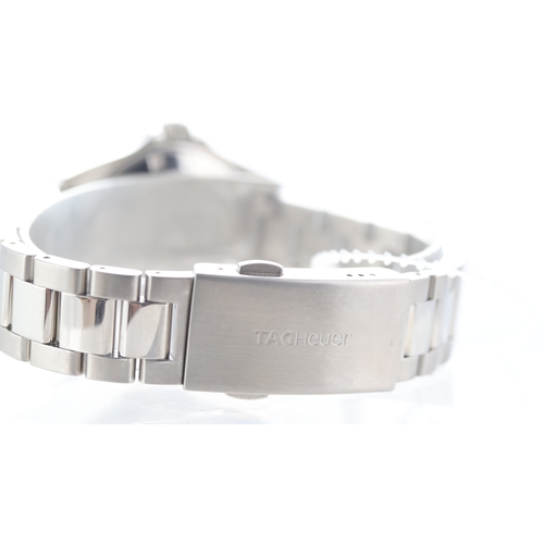 243 - Tag Heuer Aquaracer Ref WAY131M Brand: Tag Heuer
 Model Name: Aquaracer 
 Reference: WAY131M
 Moveme... 