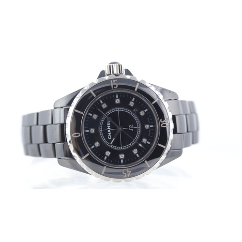 249 - Chanel J12 mid size Quartz Brand: Chanel
 Model Name: J12 
 Movement type: Quartz
 Dial shape: Circu... 