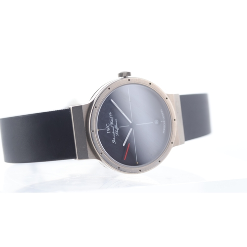 274 - IWC Porsche Design Titanium Quartz Brand: IWC
 Model Name: Porsche Design 
 Movement type: Quartz
 D... 