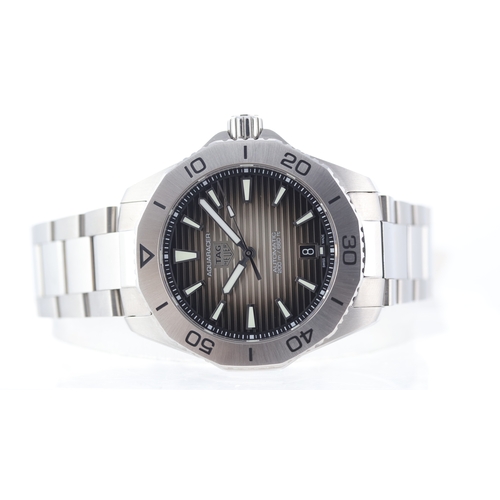 86 - Tag Heuer Aquaracer Ref WBP2110 CIRCA 2022+ Brand: Tag Heuer
 Model Name: Aquaracer 
 Reference: WBP... 