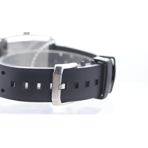 87 - Tag Heuer Monaco Quartz Ref WAW131A Brand: Tag Heuer
 Model Name: Monaco 
 Reference: WAW131A
 Movem... 