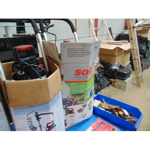 134 - Solo trolley garden sprayer