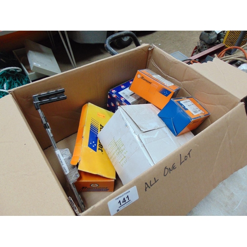 141 - box mixed fixing / anchor bolts etc.,