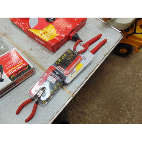 177 - 3 x new pliers h70