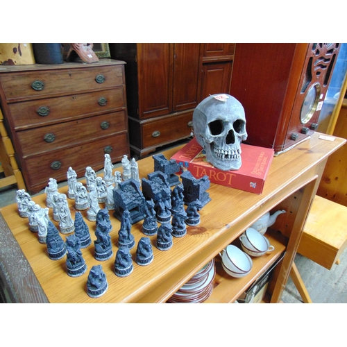 252 - chess pieces & skull / tarot cards