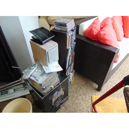 664 - Hitachi Cd system & large Qty Cd’s