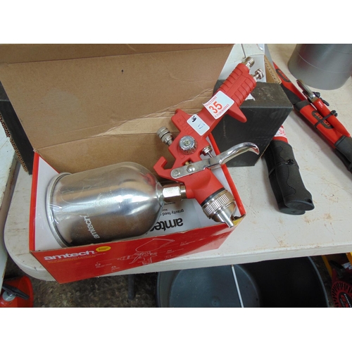 35 - Amtech gravity fed spray gun H61