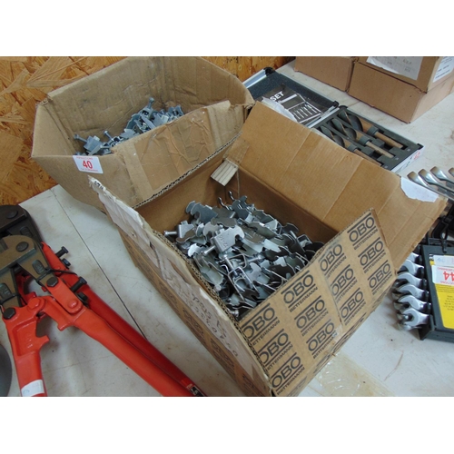 40 - 2 x boxes cable clips