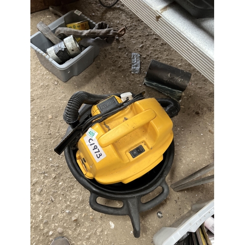 409 - DeWalt cordless hoover with battery