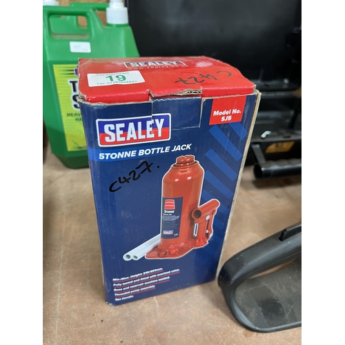 19 - Sealey 5 tonne bottle jack