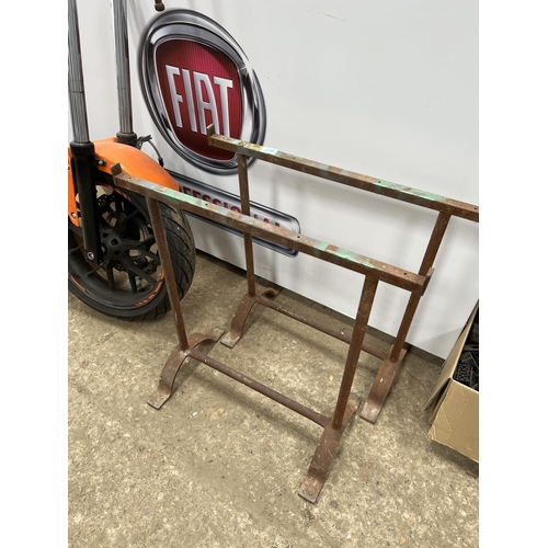 230 - 2 x trestle stands