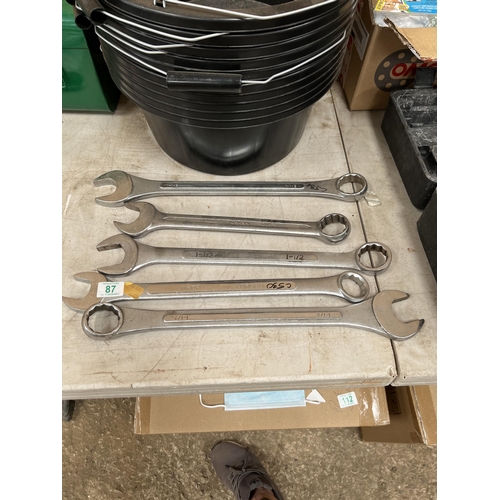 87 - x 5 Large spanners