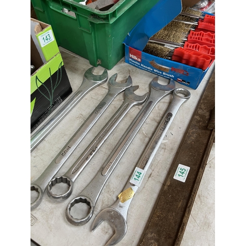 144 - x5 Large spanners