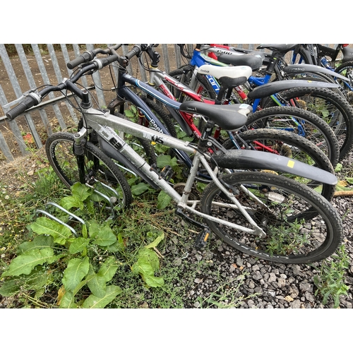 753 - adults mountain bike