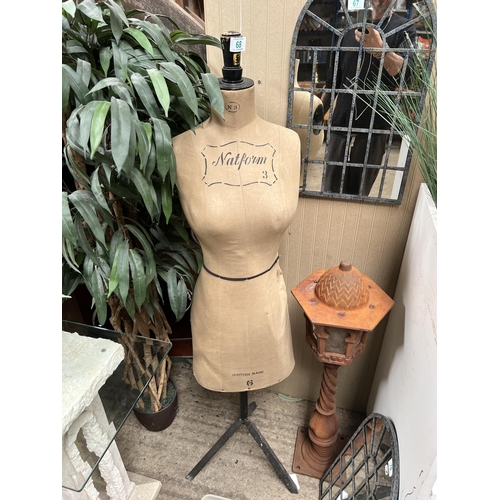 68 - Vintage store Mannequin