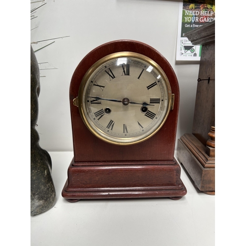 80 - Arch top Mantle clock