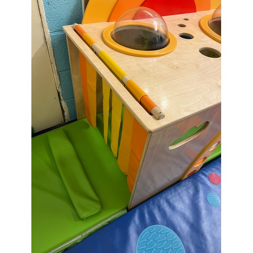 315 - Sensory den table 4ft 6