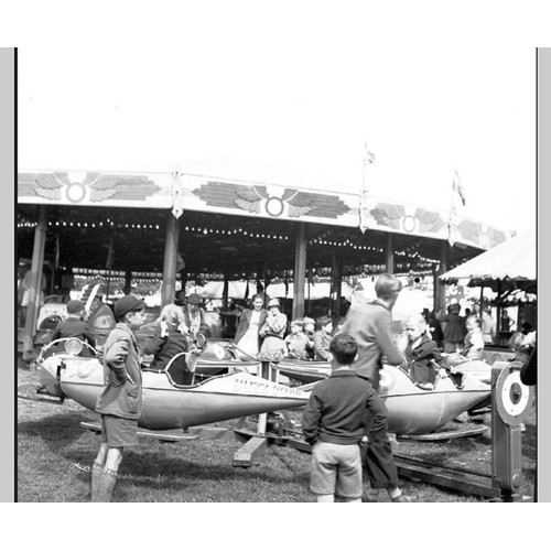 1 - 1950s buzz bomb fairground ride made by coulson , for restoration