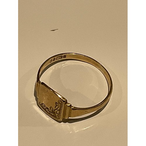 100 - 9ct signet ring full hallmarks engraved with stepped shoulders q.6 grams