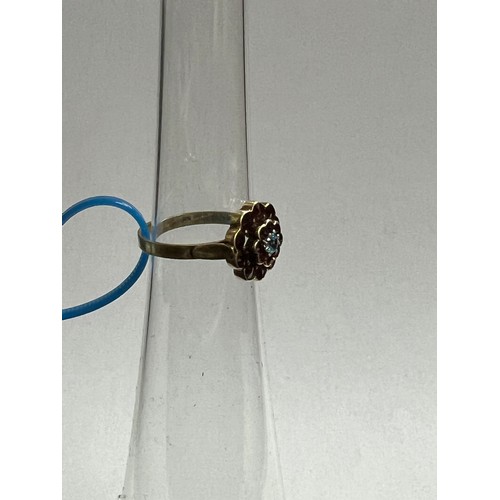 294 - 14ct gold ring red Garnet and aqua marine cluster ring 3.2 grams