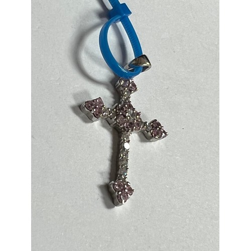 302 - 9ct gold cross pendant with white / pink stones cz 4.5 grams