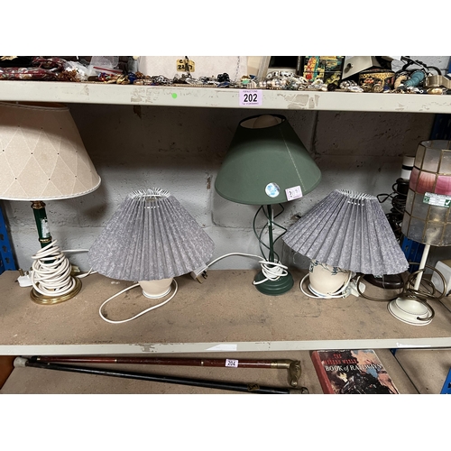 203 - Qty table lamps