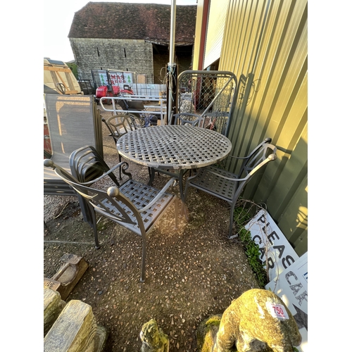 746 - Metal garden table and 4 chairs