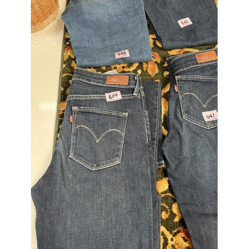 649 - x 1 pair levis size 28