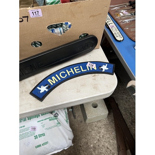 118 - cast iron Michelin sign ( h220 )