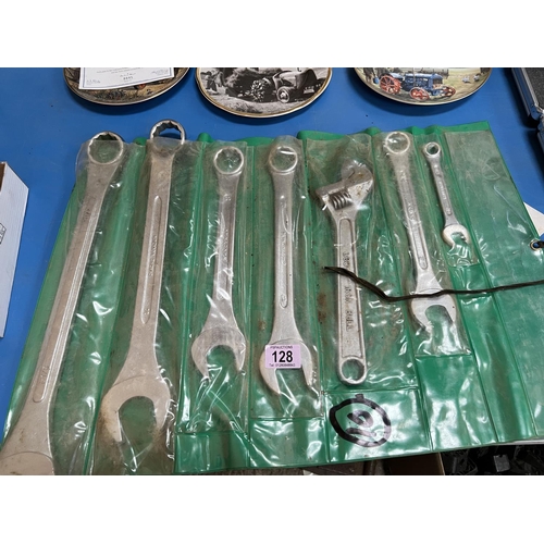 128 - large spanner set in roll case