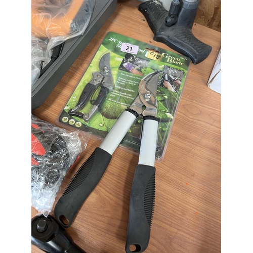 21 - 2 set garden pruners