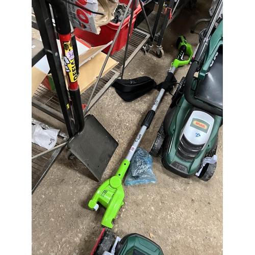 350 - Cordless long handled pole hedge cutter with charger and battery