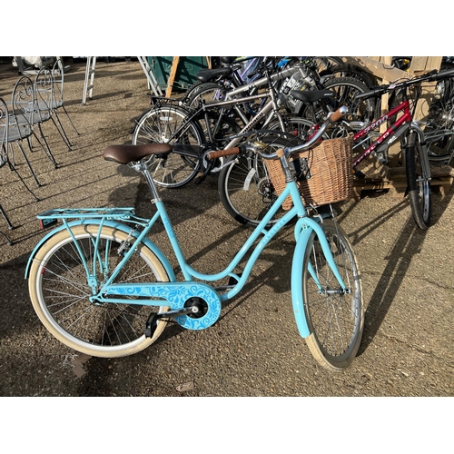 305 - Kingston ladies step through bike with basket serviced & ready to ride