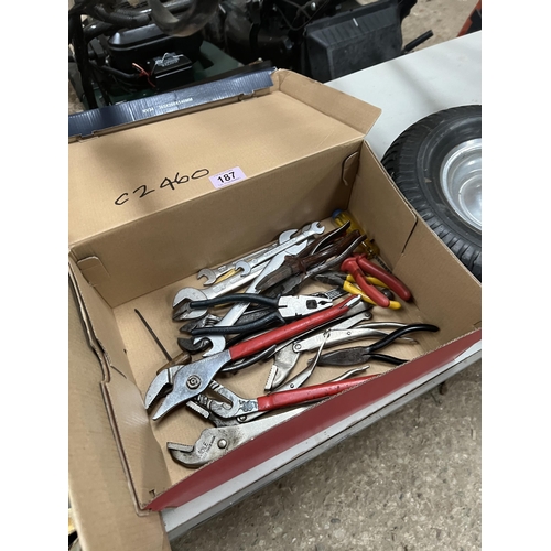 187 - Tray mixed spanners etc..