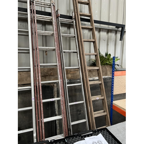 404 - aluminium ladder 2 x 8tt sections