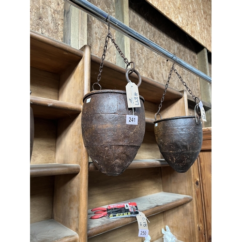 241 - Rustic hanging pot with chain H277