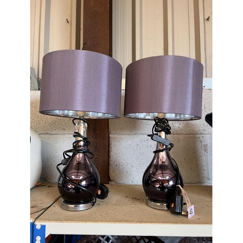 452 - pair table lamps