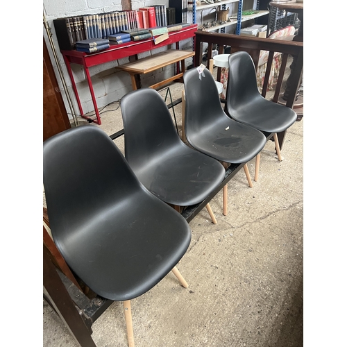 540 - 4 x chairs