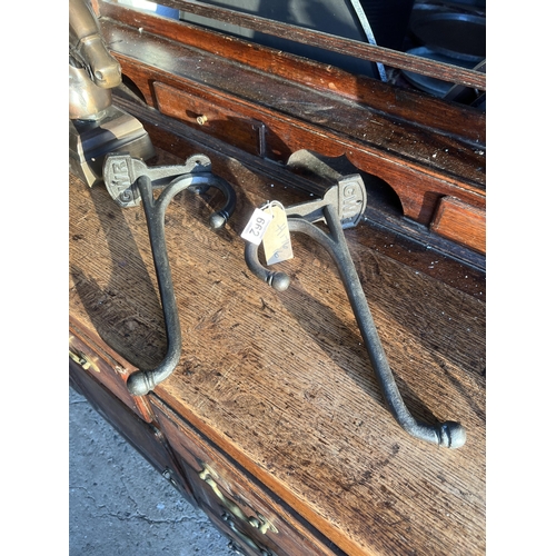 662 - h176 , 2 x GWR coat hooks