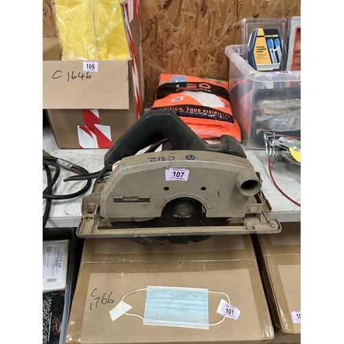 107 - Black & Decker professional circular saw