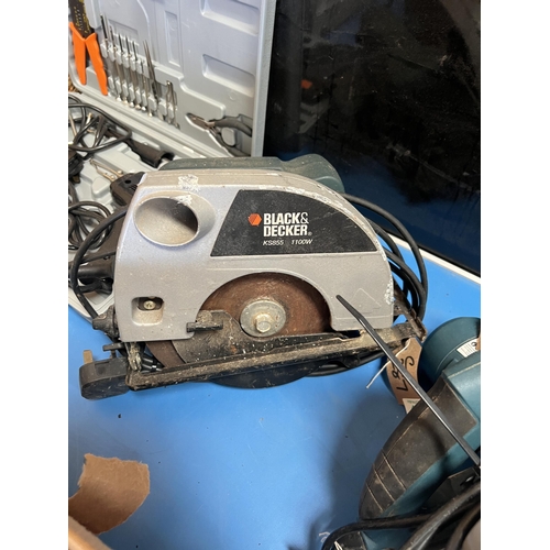 137 - 240v circular saw